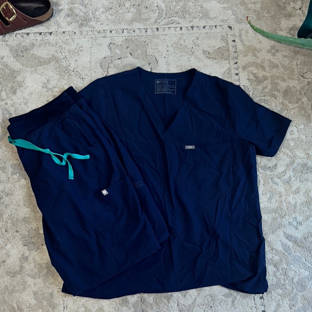 Figs navy blue scrub set XL